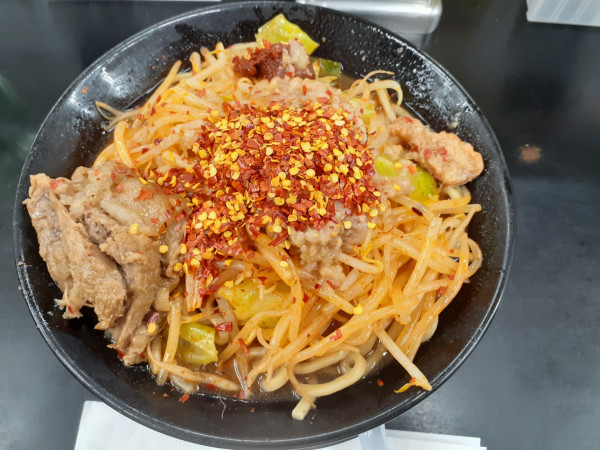 「ぎ郎、300gレッドスネーク」@らーめん ぎょうてん屋 町田店の写真