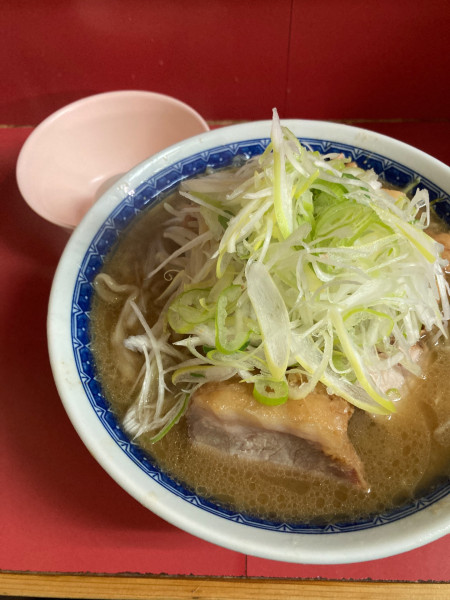 「少な目、アブラ、ネギ、生卵」@ラーメン二郎 桜台駅前店の写真