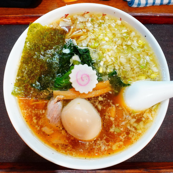 「中華そば＋ホウレンソウ＋きざみネギ＋味玉＋アサヒビール小瓶」@中華そば政好の写真