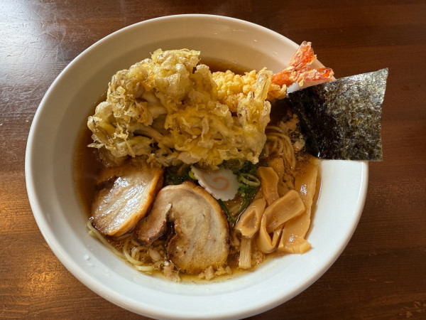 「大晦日限定・麺彩家流・年越し・天ぷら中華そば」@らぁめん 麺彩家の写真