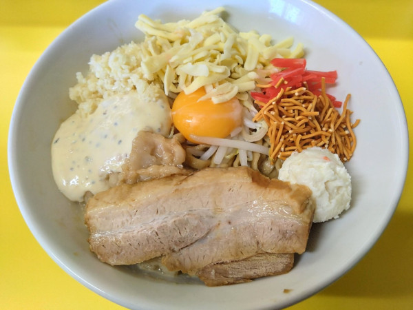 「まぜそば中全マシ」@ラーメンヒカリ 宇都宮店の写真