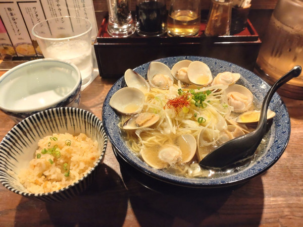 「はまぐりラーメン大盛　ミニ帆立ご飯セット」@和風楽麺 四代目 ひのでやの写真