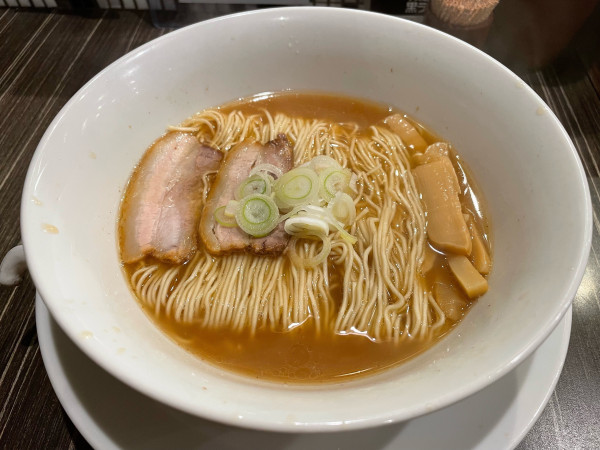 「しょうゆらーめん」@なるとや 大須店の写真