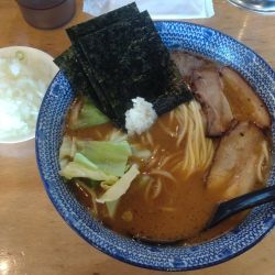 豚骨醤油（大盛＋玉ねぎ）