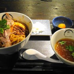汁なし担担麺（1,600円）