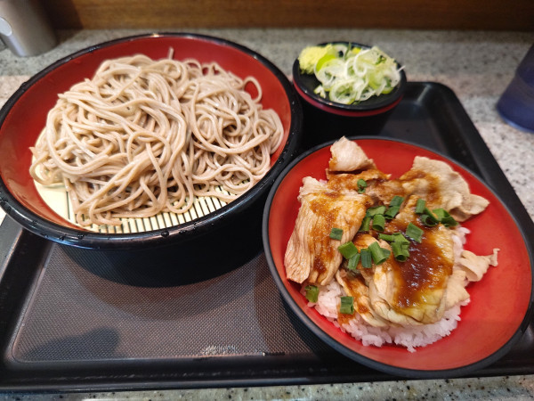 「ミニ豚しゃぶ丼セット（もりそば大盛）」@名代 富士そば 昭和通り店の写真