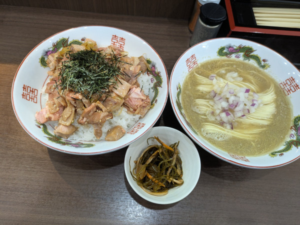 「新年のかけそば➕肉ご飯大盛り」@Noodle&Spice curry 今日の1番の写真