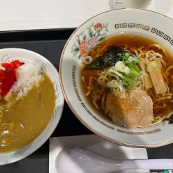 中華そば¥920 ﾐﾆｶﾚｰ¥330