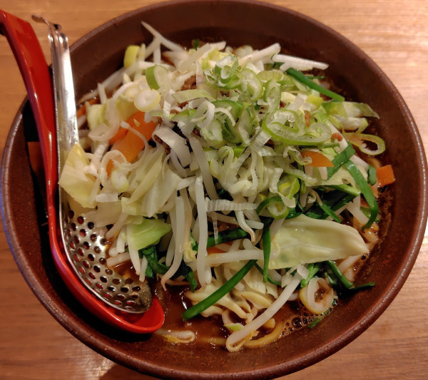 「味噌野菜ラーメン 1250円」@札幌味噌ラーメンアウラ 川崎銀柳街店の写真