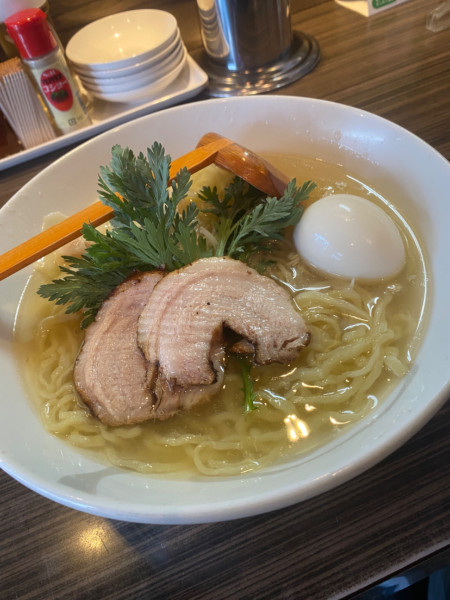 「海老ワンタン入り塩ラーメン」@厚木本丸亭の写真