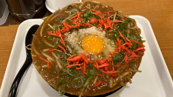 「こぼれあんかけ味噌ラーメン」@味噌ラーメン 百庵 西新宿店の写真