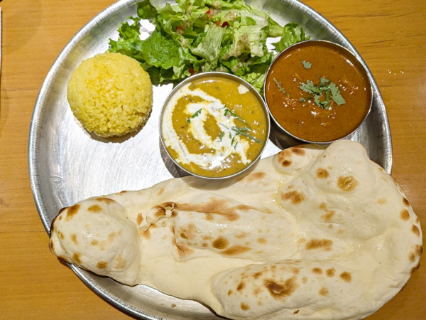 「ランチカレー（中辛：チキン＋マイルド：豆）」@カマル2号の写真