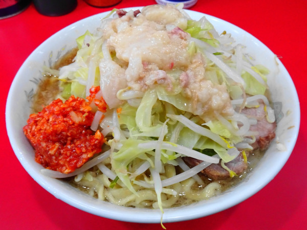 「小ラーメン（800円）＋ニンニクジャン（100円）野菜アブラ」@ラーメン二郎 生田駅前店の写真