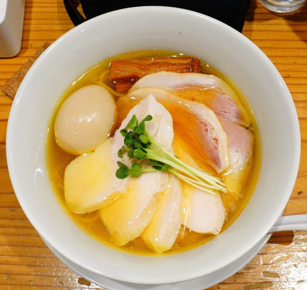 「特製らーめん 塩」@麺屋鈴春の写真