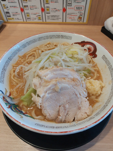 「小味噌山(ヤサイ少なめ)」@ラーメン豚山 与野本町店の写真
