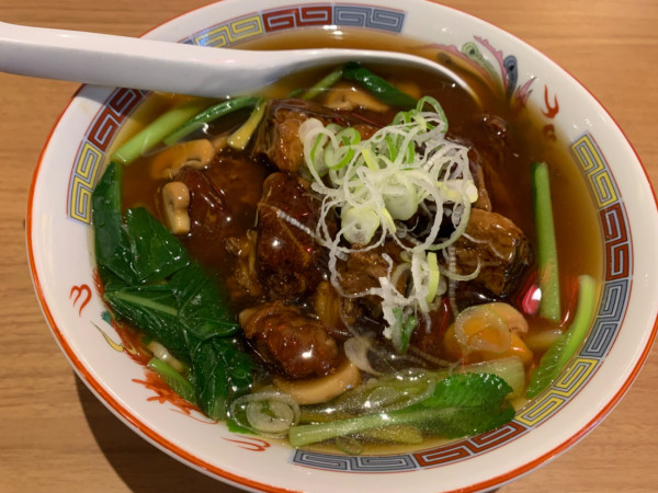 「牛バラ角煮麺」@山泉楼 宇都宮駅東店の写真