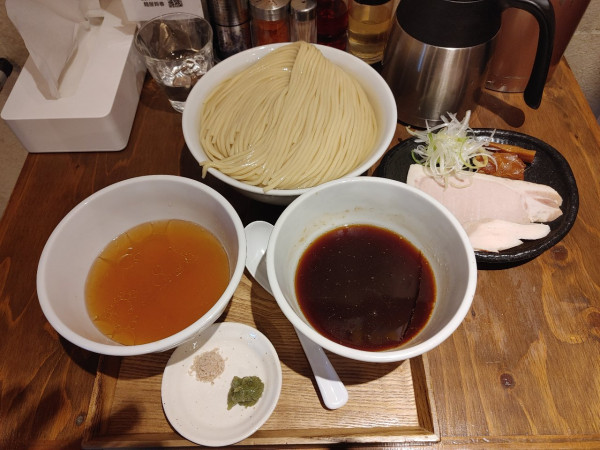 「つそそば　300+200g　藻塩わさび　1300+現金200+5」@麺屋鈴春の写真