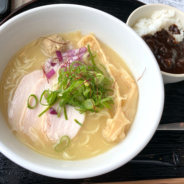 「濃厚鶏白湯らぁ麺950円＋ちびメンカレBLACK250円」@キッチン 麺とカレの写真