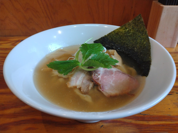 「手揉み中華そば（塩）」@麺や晴心の写真