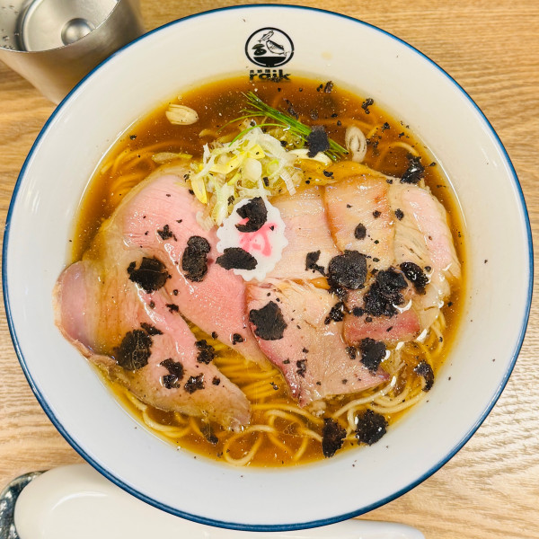 「「新春らーめん」醤油 トリュフトッピング 雨後の月 純米大吟釀」@CLAM＆BONITO貝節麺RAIKの写真