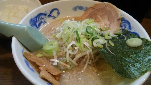 「背脂醤油らーめん 細麺 880円」@麺屋 亥龍の写真