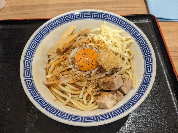 「湊生のまぜそば（中盛）980円」@景勝軒 スマーク伊勢崎店の写真