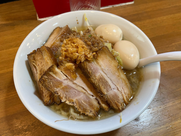 「特製中一ラーメン 1200円ラーパスで味玉」@醤油豚骨 中一の写真