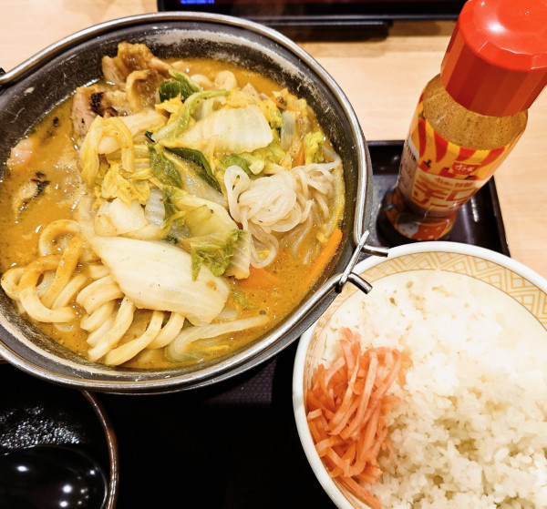 「鶏カレー担々鍋定食＋深夜料金」@すき家 16号柏IC店の写真