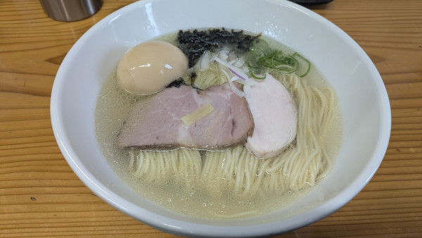 「貝出汁そば+味玉」@ラーメン屋 かたばみの写真