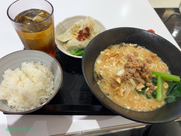 「赤セット(1452円)汁あり辛さ普通烏龍茶」@あかくろたんたん ララガーデン川口の写真