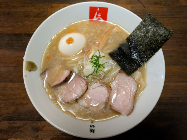 「特製焼干しそば(しょっつる)」@麺切り 白流の写真