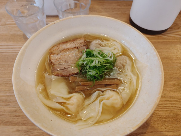 「肉と海老のワンタンメン　白　1200円」@DURAMENTEIの写真