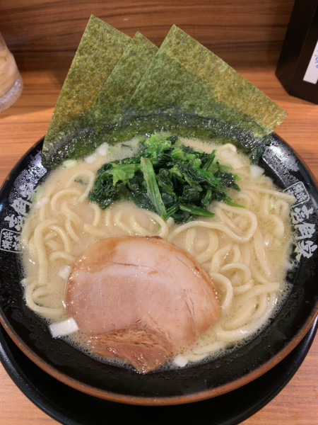 「家系ラーメン 塩 並(M)」@横浜家系ラーメン 壱角家 市川南口店の写真