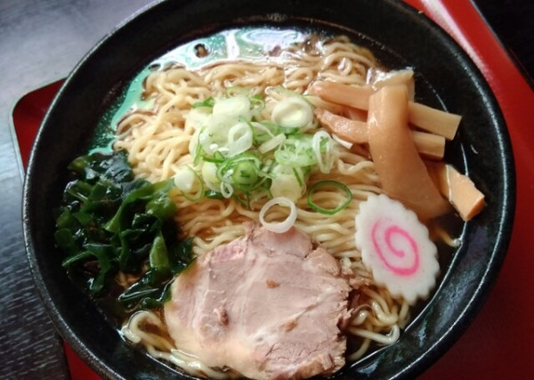 「醤油らーめん690円」@山形麺屋 殿の写真