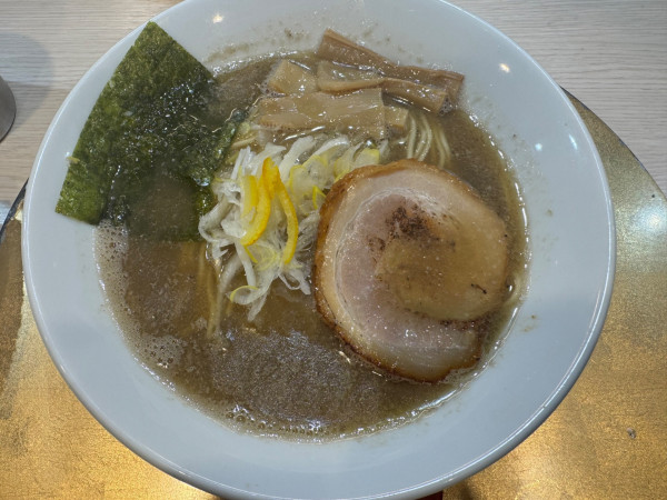 「濃厚煮干しそば」@麺屋 音 南越谷店の写真