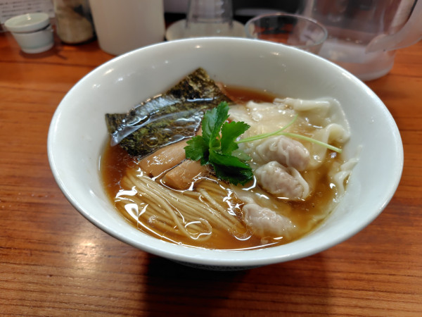 「肉わんたん醤油そば¥1250」@アメノオトの写真