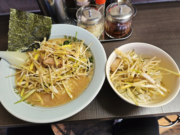 「ネギ味噌ラーメン+ネギ」@ラーメンショップ椿 ひたちなか店の写真