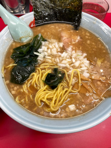 「期間限定 プレミアム醤油豚骨」@ラーメン山岡家 青梅店の写真