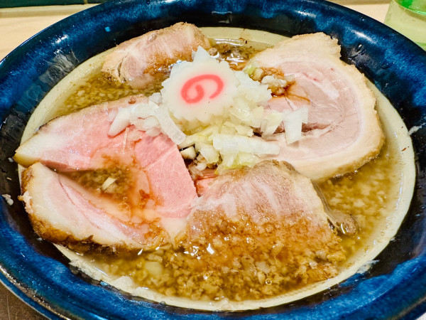 「【限定】背脂煮干BLACKチャーシューメン【1650円】」@手打麺祭 かめ囲の写真