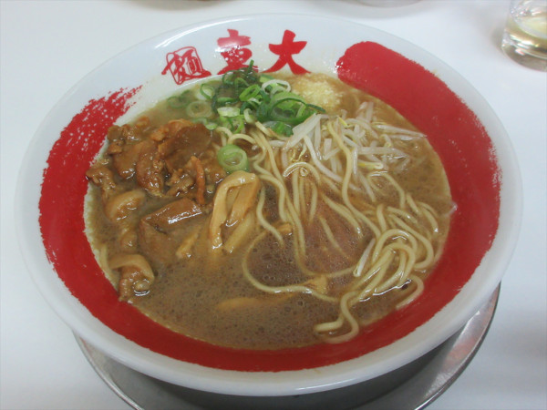 「東大ラーメン(並)(750円)」@ラーメン東大 大道本店の写真