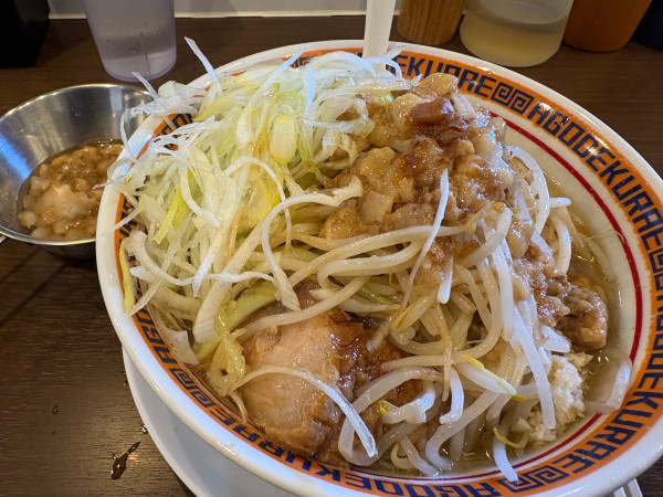 「ラーメン（豚１枚）」@顎で喰らえ ラウンドワン草加店の写真