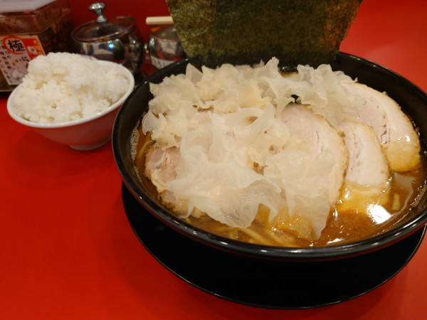 「煮豚ラーメン大 白キクラゲ  硬め濃いめ多め ライス✖️2」@大輝家直系 麺屋 旭の写真