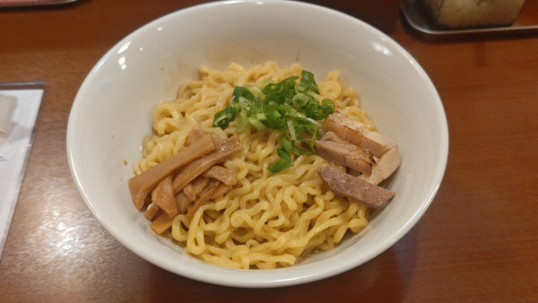 「特製あぶらそば800円＋大盛100円」@あぶら屋の写真