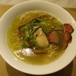 牡蠣の塩らぁ麺　1300円