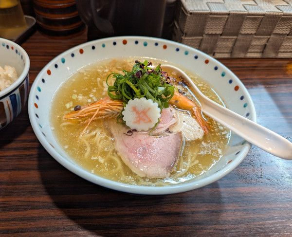 「白醤油ら〜麺」@らー麺 あけどやの写真