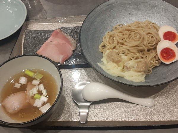 「つけ蕎麦(塩)並＋ワンタン(鶏)＋味玉」@宍道湖しじみ中華蕎麦 琥珀 池袋店の写真