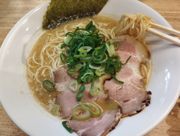 「醤油ラーメン(820)」@梨子麺堂の写真