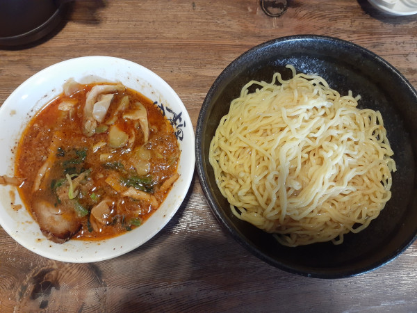「辛味つけ麺、大盛」@横濱家 鶴川店の写真