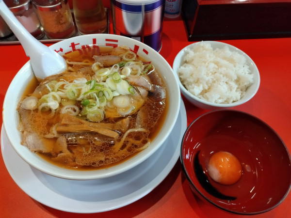 「ラーメン¥880+那須御養卵生卵¥100+ライス¥200-」@むーちゃんラーメンの写真
