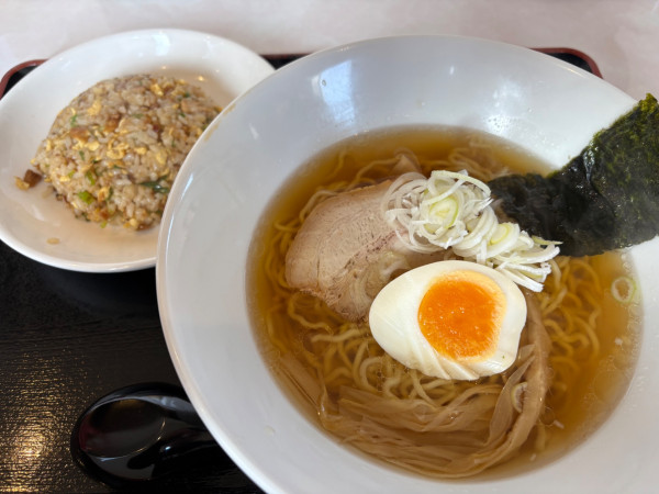 「半チャーハンセット(醤油)1000円」@やまむろラーメンの写真